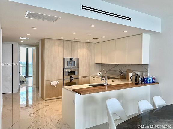 5th image of 15701 Collins Ave Unit 2403