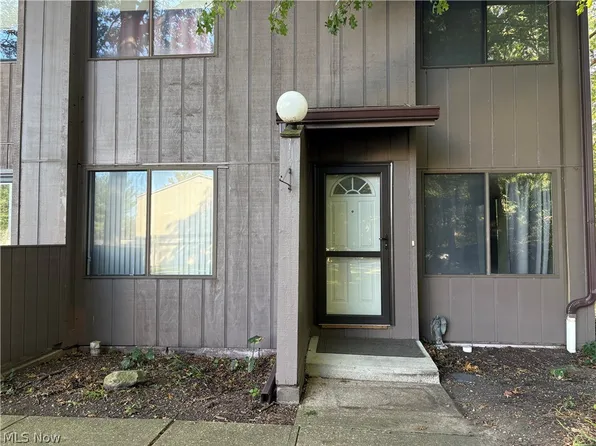 1564 Cedarwood Dr #14B, Westlake, OH 44145