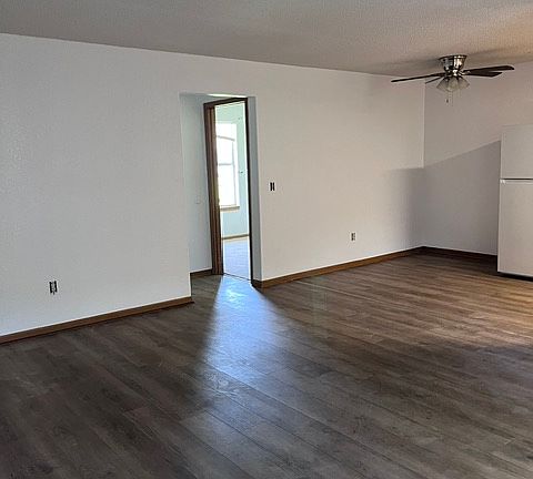4th image of 7844 Oakland Dr