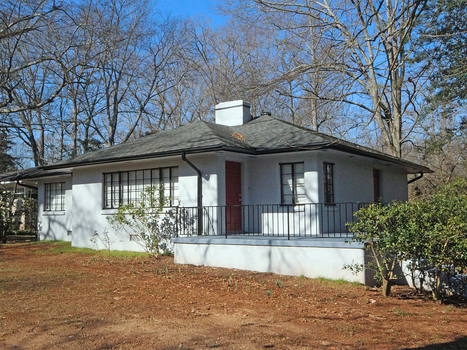 1st image of 15 Clarendon Ave