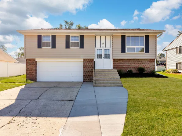 615 Palmer Ave, Romeoville, IL 60446