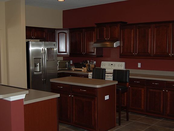 Kitchen w/ Cooking/Sitting Island