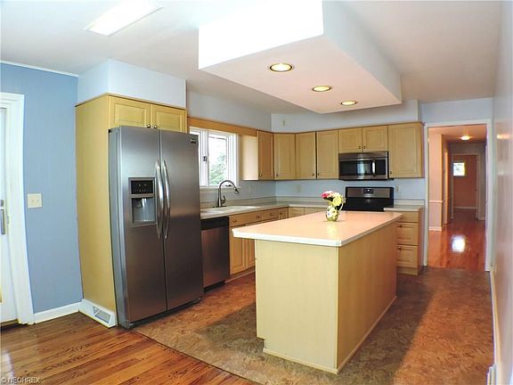 4th image of 2620 Atlantic St NE