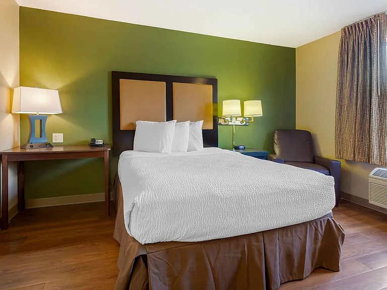 Studio Suite - 1 Queen Bed