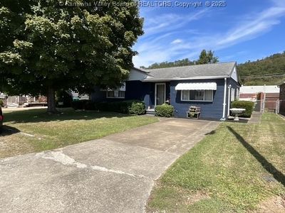 1450 Sattes Cir, Nitro, WV, 25143