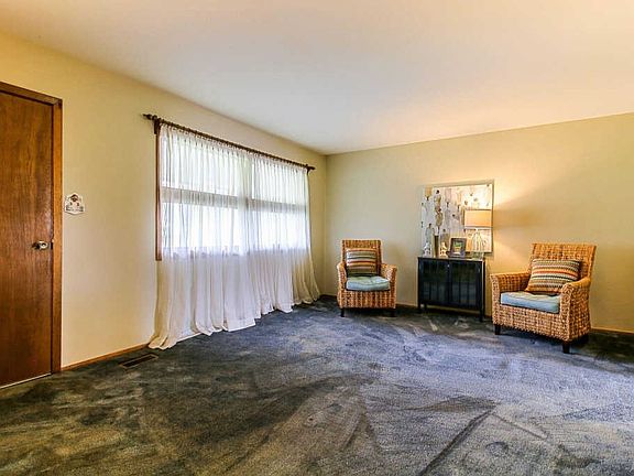 5th image of 9216 Guyot Dr