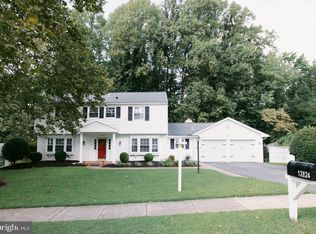12824 Mount Royal Ln, Fairfax, VA 22033