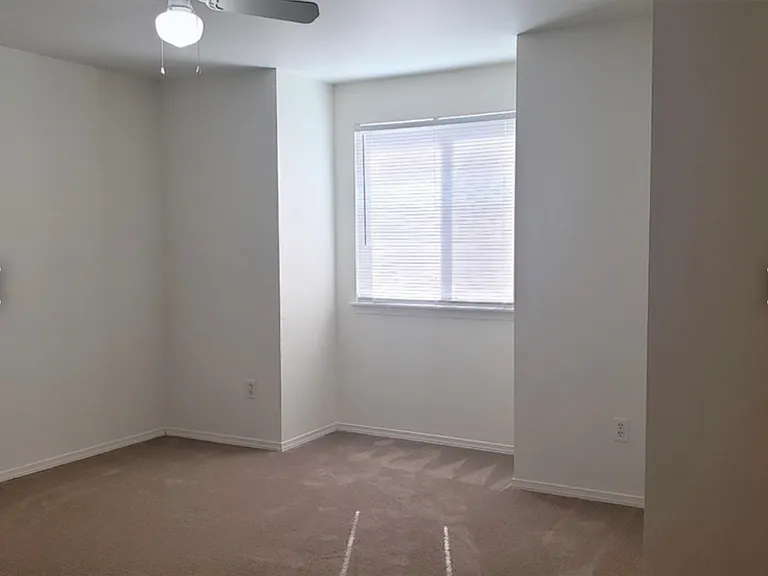 610 11th Ave #A — Photo 12
