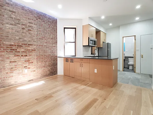 Rented by Brighton Management | media 6