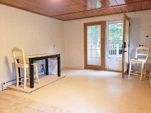 4th image of 130 Oak Dr