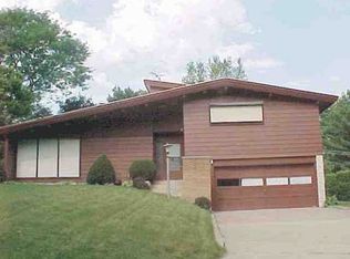 1515 Columbia Dr, Cedar Falls, IA 50613
