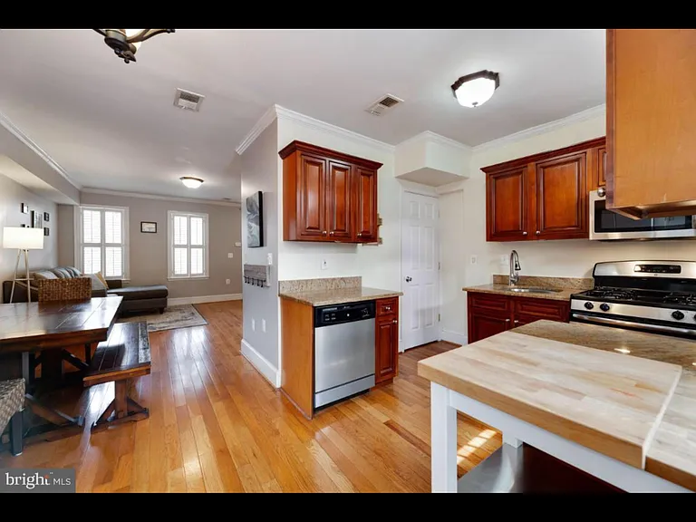 1637 Kramer St NE — Photo 26
