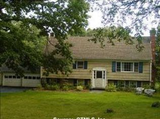 54 Conestoga Dr, Madison, CT 06443