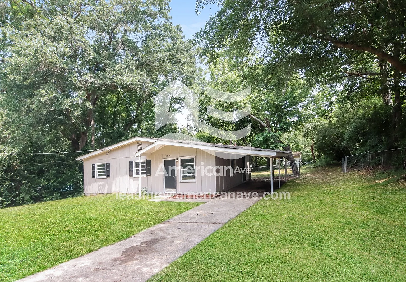 3 bed, 1.0 bath, 879 sqft, $797 — Photo 2