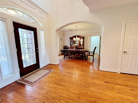 3rd image of 4711 Sunny Trail Ct