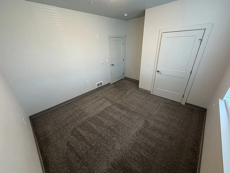 Nathan Apartments — Photo 36