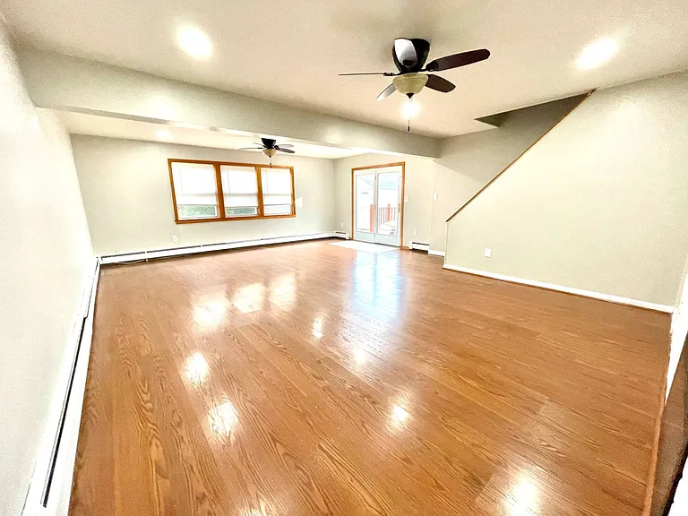 9 Arcadia Ln — Photo 2