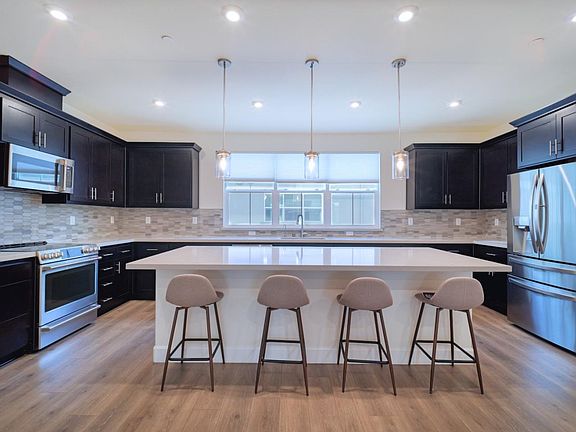 4th image of 1746 Pedrozzi Cmn