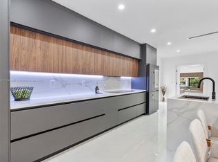 (Undisclosed Address), Miami Beach, FL 33141
