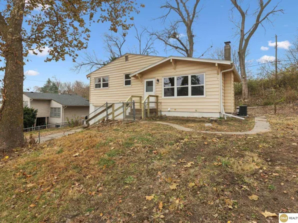 6905 Laurel Ave, Omaha, NE 68104