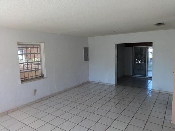 3rd image of 1455 NE 142nd St