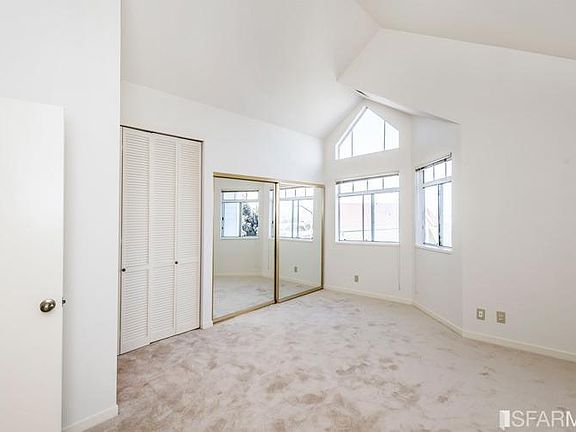 3rd image of 19 Rebecca Ln