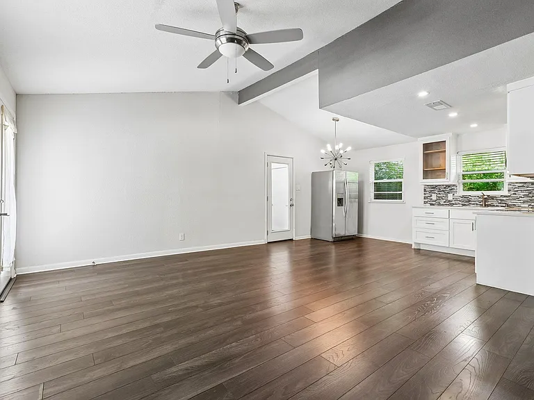 4523 Avenue H #B — Photo 9