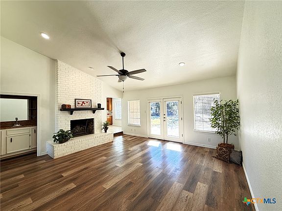 4th image of 2111 Chinaberry Cir