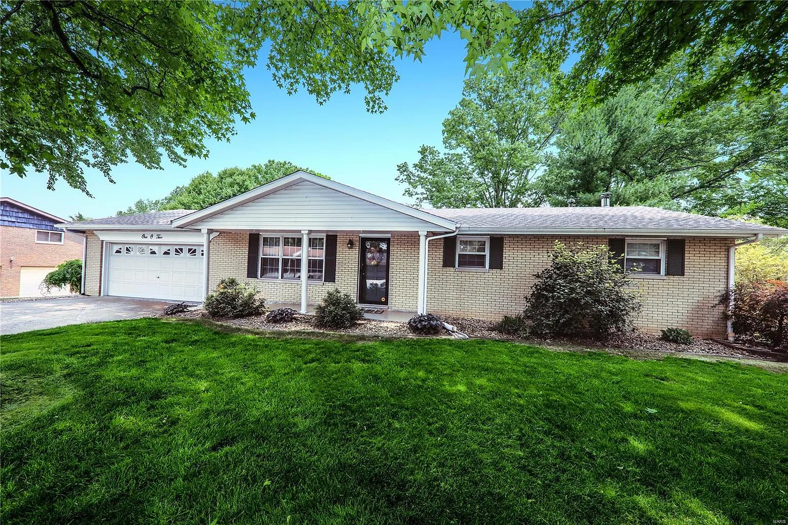 102 Middlegate Ln photo 1