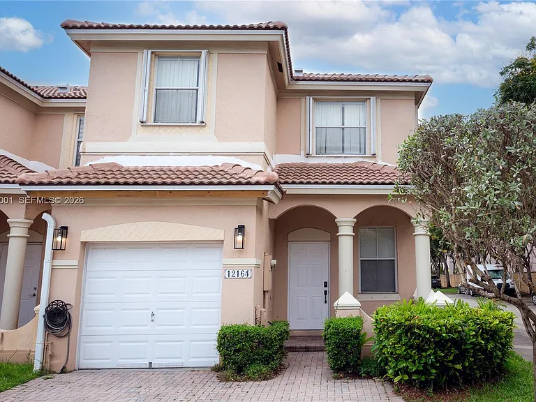 12164 SW 124th Ct — Photo 1