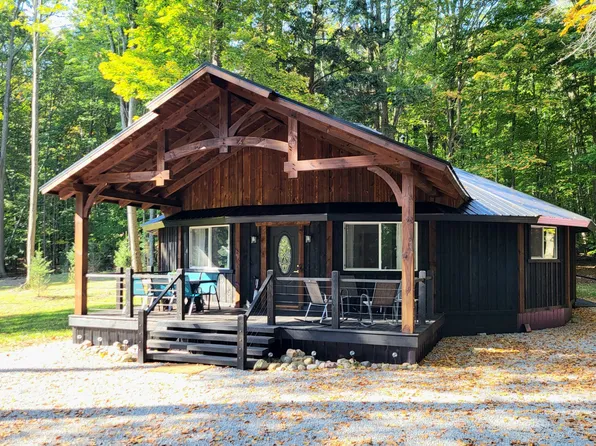 134 S Atchison Rd, Harrisville, MI 48740