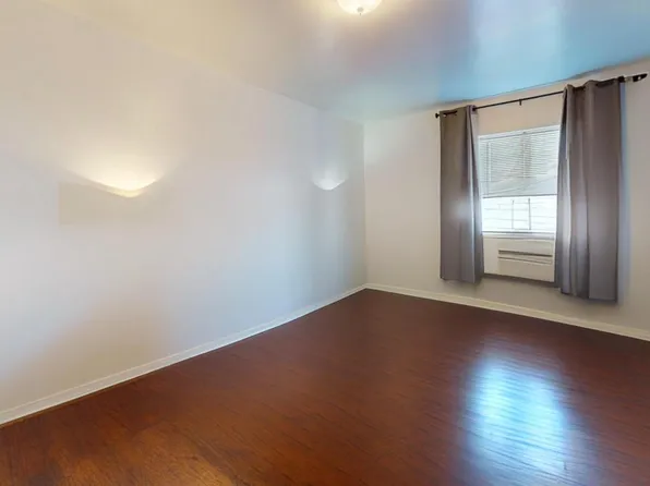 72-52 Metropolitan Avenue image 5 of 6