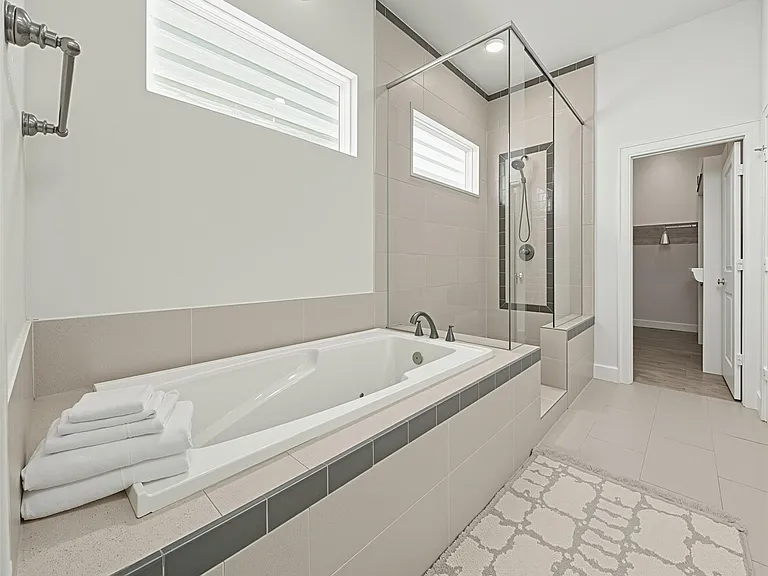 719 Leverkuhn St — Photo 32