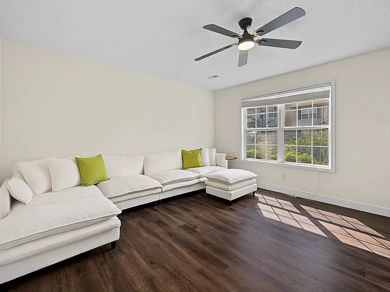 3209 Quiet Way — Photo 3