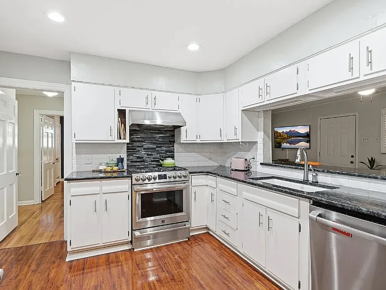 110 Hermine Blvd — Photo 3