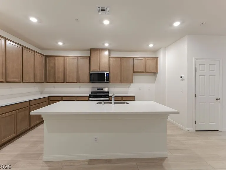 104 Hornbeck Ln — Photo 4