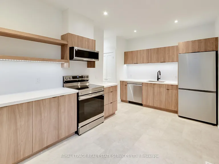 218 Montrose Ave — Photo 15
