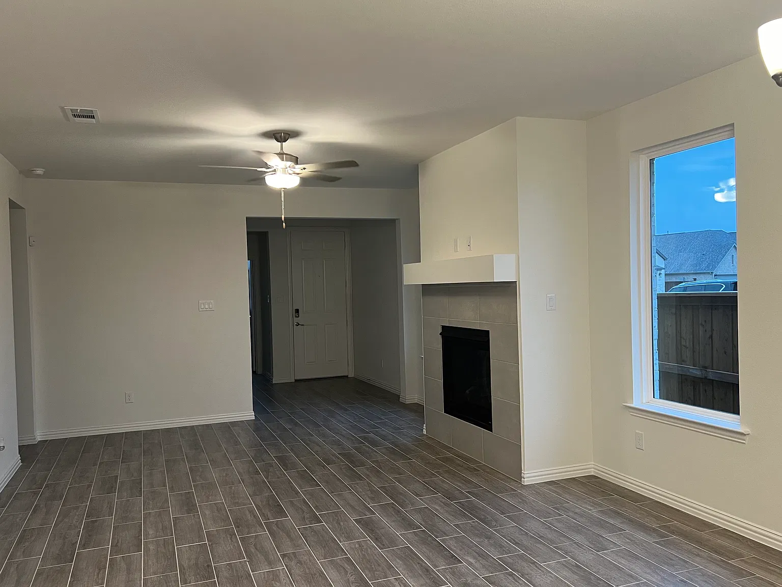 3 bed, 1593 sqft, $2,200 — Photo 3