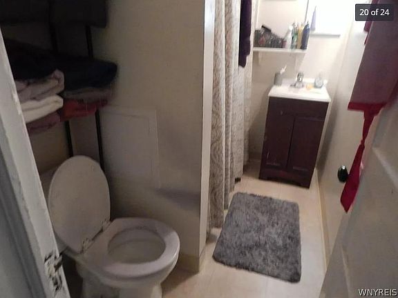 2nd image of 276 Hoyt St #2