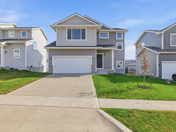4711 167th St, Urbandale, IA 50323