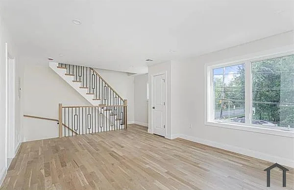 670 Arden Ave — Photo 13
