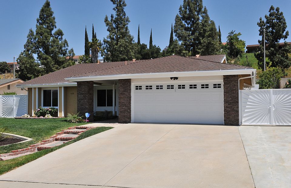 1st image of 528 Camaritas Dr