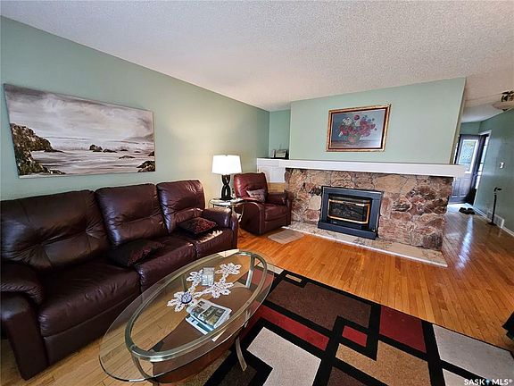 2nd image of 1156 Gryphons Walk