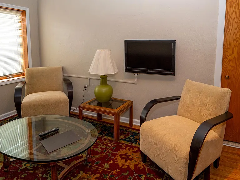 127 E Lincoln St #4 — Photo 8