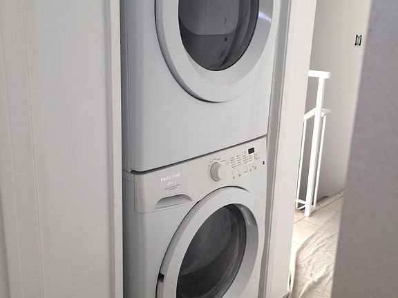3rd image of 11619 Ohio Ave APT 101