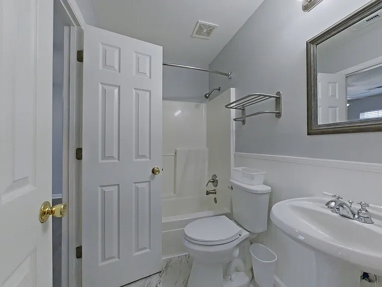 402 Northrop Pl — Photo 13
