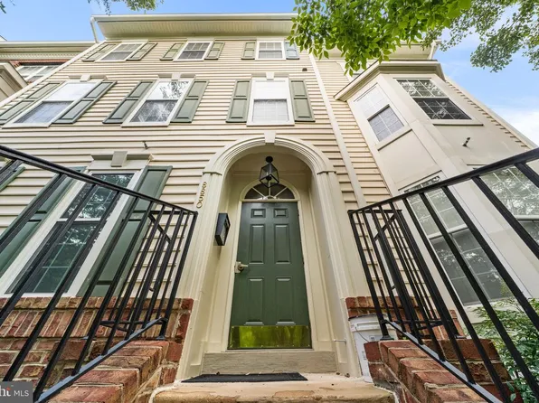 8850 Ashgrove House Ln APT 101, Vienna, VA 22182