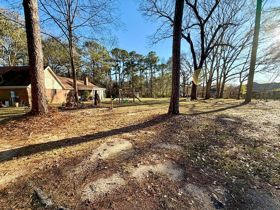 2nd image of 85 W Lake Rd
