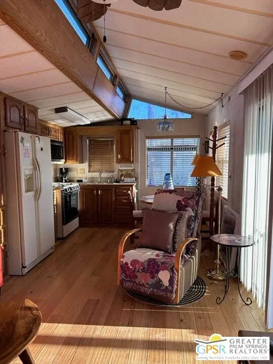 1 bed, 1.0 bath, 600 sqft, $1,600 — Photo 3