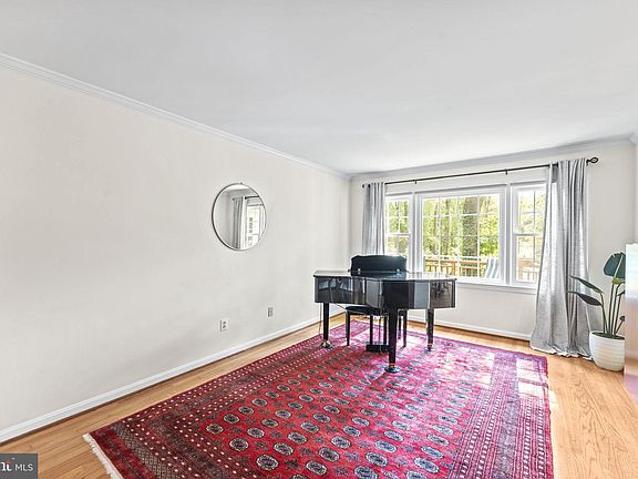 5th image of 8305 Guinevere Dr